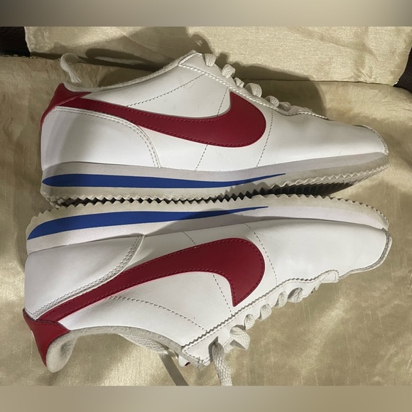 Nike Cortez Forrest Gump
Basic White‎ Varsity Red
819719-103 - Size 8 - Picture 5 of 13